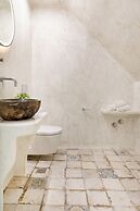 Katerina Roza Studios - Heartfelt Hospitality in the City