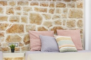 Katerina Roza Studios - Heartfelt Hospitality in the City