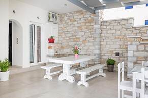 Katerina Roza Studios - Heartfelt Hospitality in the City