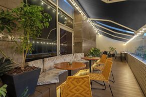 Holiday Inn Bogota Airport by IHG