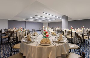 Holiday Inn Bogota Airport by IHG