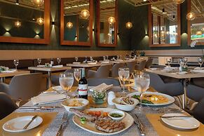 Holiday Inn Bogota Airport by IHG