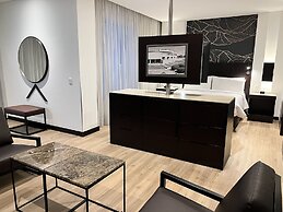 Holiday Inn Bogota Airport by IHG