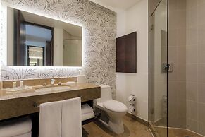 Holiday Inn Bogota Airport by IHG