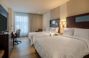 Holiday Inn Bogota Airport by IHG