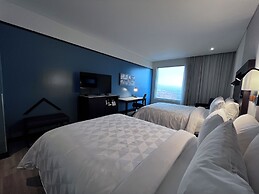 Holiday Inn Bogota Airport by IHG