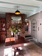 Smugglers Haunt Hotel