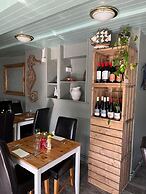 Smugglers Haunt Hotel