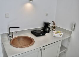 Aeolos Art and Eco Suites - Adults Only