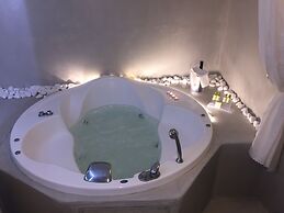 Aeolos Art and Eco Suites - Adults Only