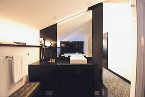 SANA Silver Coast Hotel