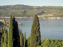 Scorpios Hotel & Suites