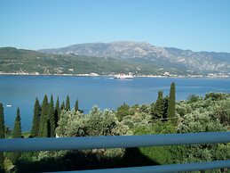 Scorpios Hotel & Suites