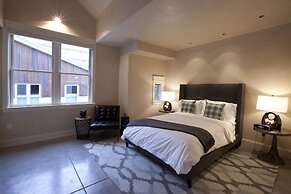 The Auberge Residences at Element 52
