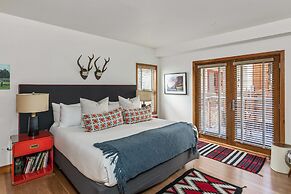 The Auberge Residences at Element 52