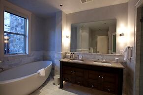 The Auberge Residences at Element 52