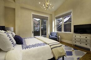 The Auberge Residences at Element 52