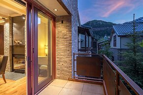 The Auberge Residences at Element 52