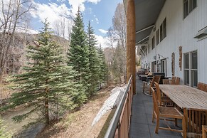 The Auberge Residences at Element 52