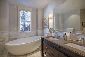 The Auberge Residences at Element 52
