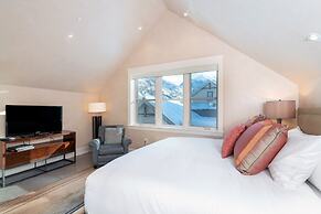 The Auberge Residences at Element 52