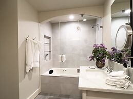 The Auberge Residences at Element 52