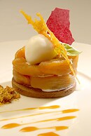 Alma del Lago Suites & Spa