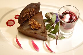 Alma del Lago Suites & Spa