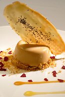 Alma del Lago Suites & Spa