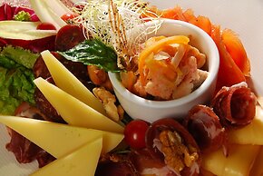 Alma del Lago Suites & Spa