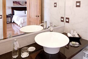 Alma del Lago Suites & Spa