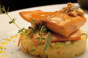 Alma del Lago Suites & Spa