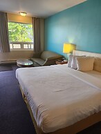 Howard Johnson by Wyndham Lindsay