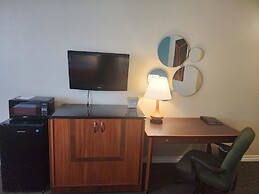 Howard Johnson by Wyndham Lindsay