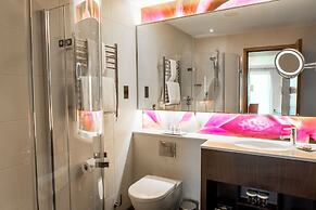 Hilton London Heathrow Airport Terminal 5