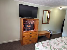 White Mountain Motel And Cottages