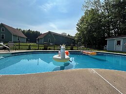 White Mountain Motel And Cottages