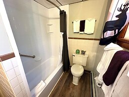 White Mountain Motel And Cottages