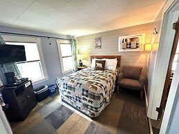 White Mountain Motel And Cottages