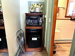 White Mountain Motel And Cottages