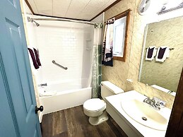 White Mountain Motel And Cottages