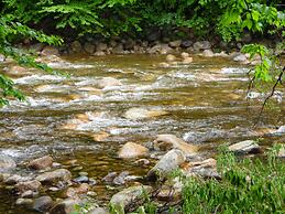 White Mountain Motel And Cottages