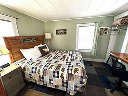 White Mountain Motel And Cottages