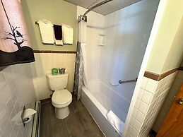 White Mountain Motel And Cottages