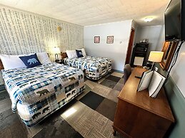 White Mountain Motel And Cottages