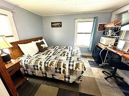 White Mountain Motel And Cottages