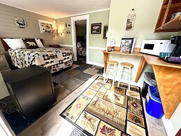 White Mountain Motel And Cottages