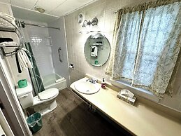 White Mountain Motel And Cottages