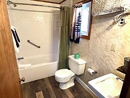 White Mountain Motel And Cottages