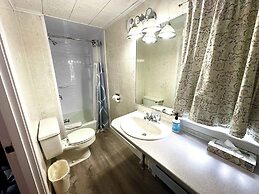 White Mountain Motel And Cottages